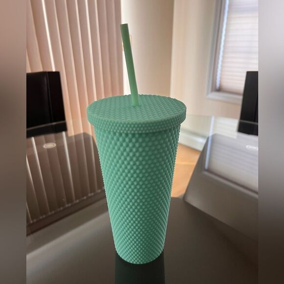 Studded Water Tumbler Cup with Lid and Straw, Studded BPA Free Leak Proof 24 oz - Picture 4 of 4